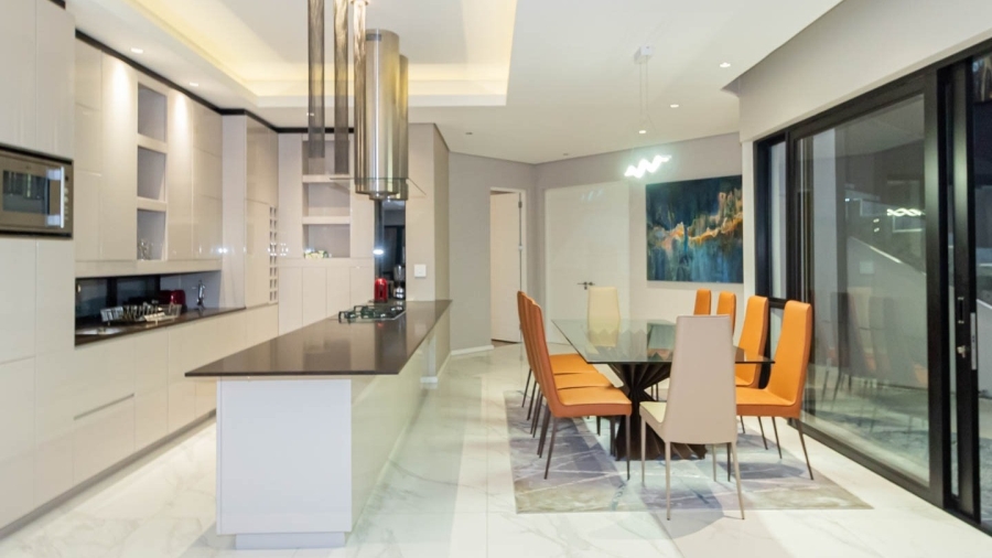 5 Bedroom Property for Sale in Bloubergstrand Western Cape